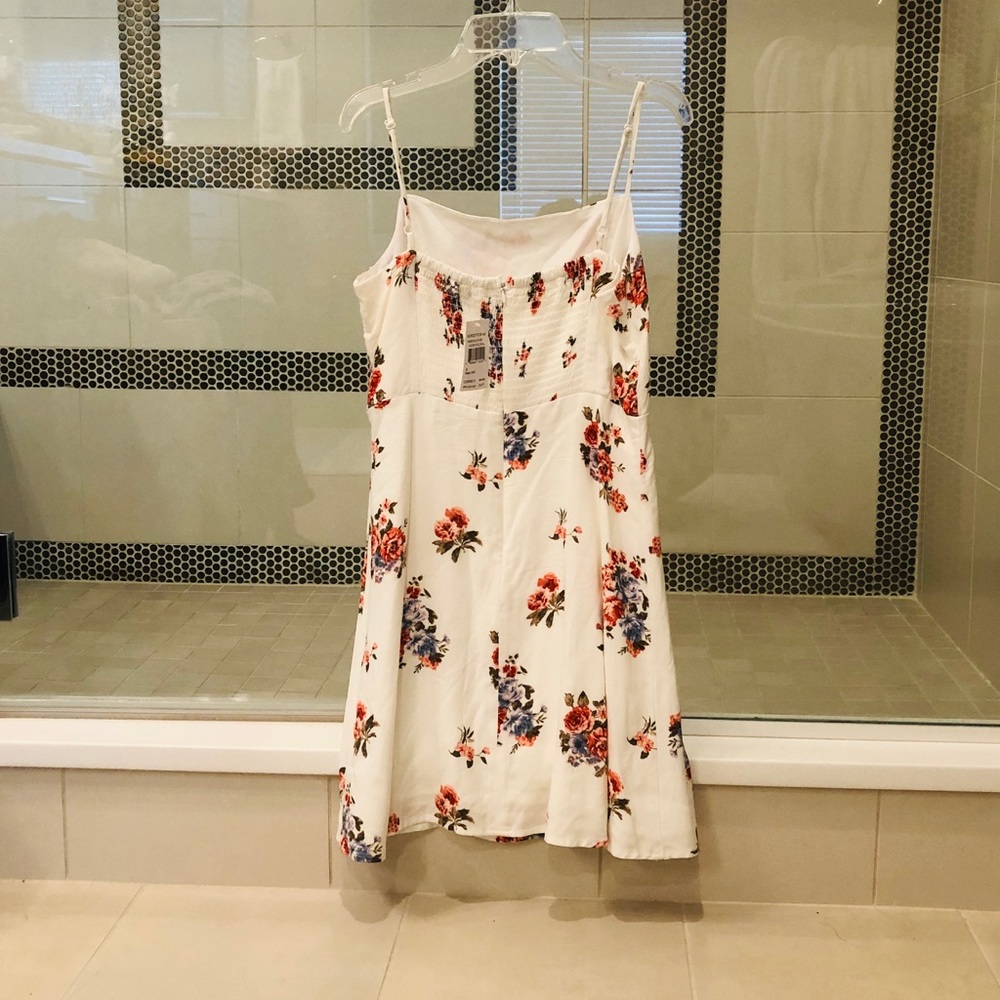 Ivory Floral Dress - Picture 2 of 2